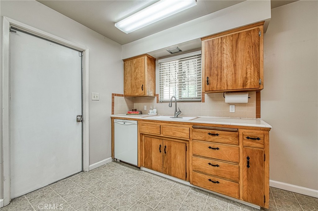638 W Sussex Way, Fresno, CA 93705