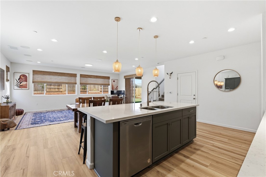 1159 W Magnolia Ct, Madera, CA 93636