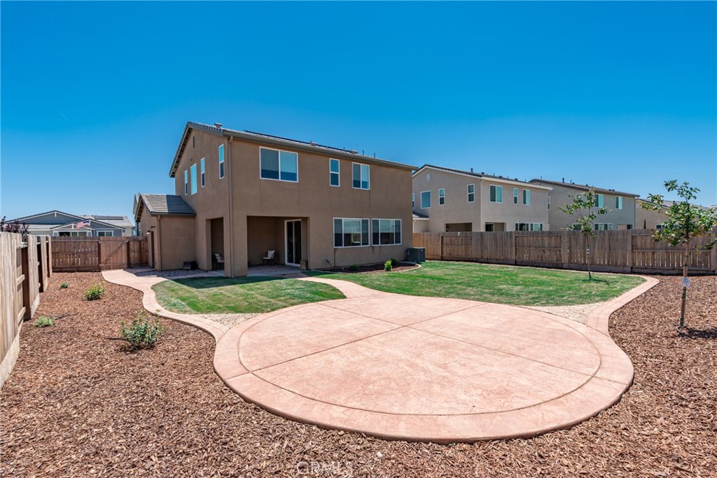 1159 W Magnolia Ct, Madera, CA 93636