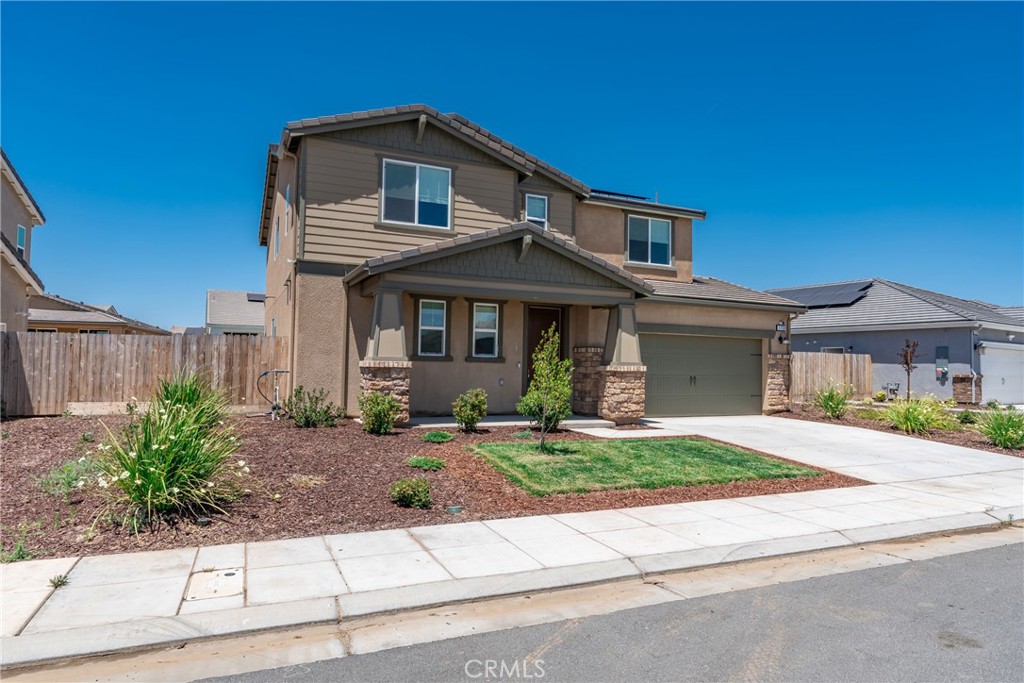 1159 W Magnolia Ct, Madera, CA 93636