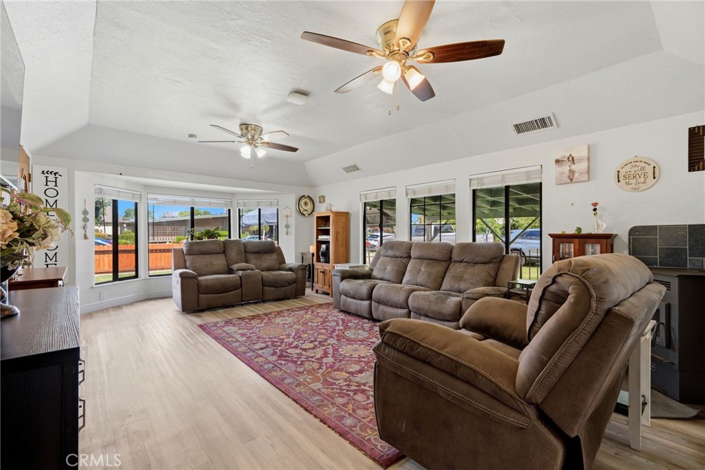 428 S A, Madera, CA 93638