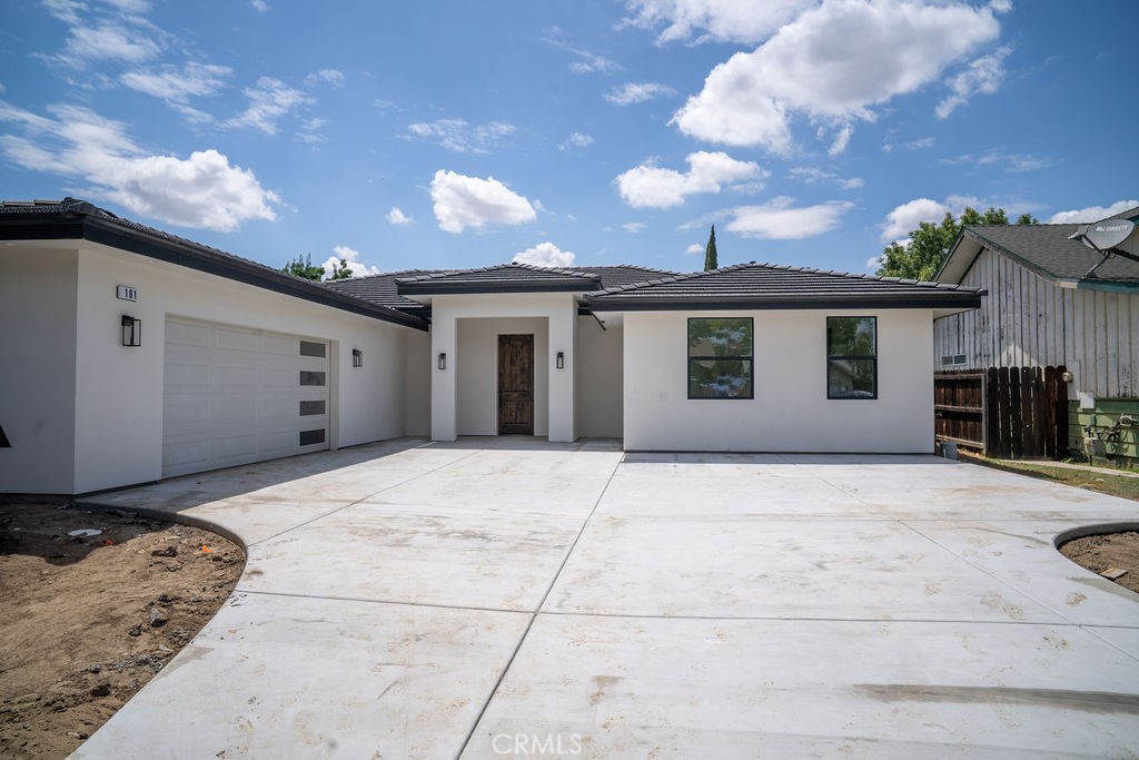 181 Grace Ct, Lemoore, CA 93245