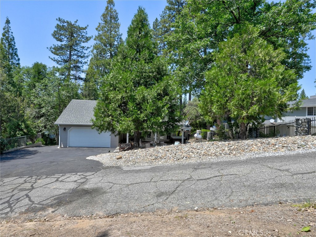 40472 Road 274, Bass Lake, CA 93604