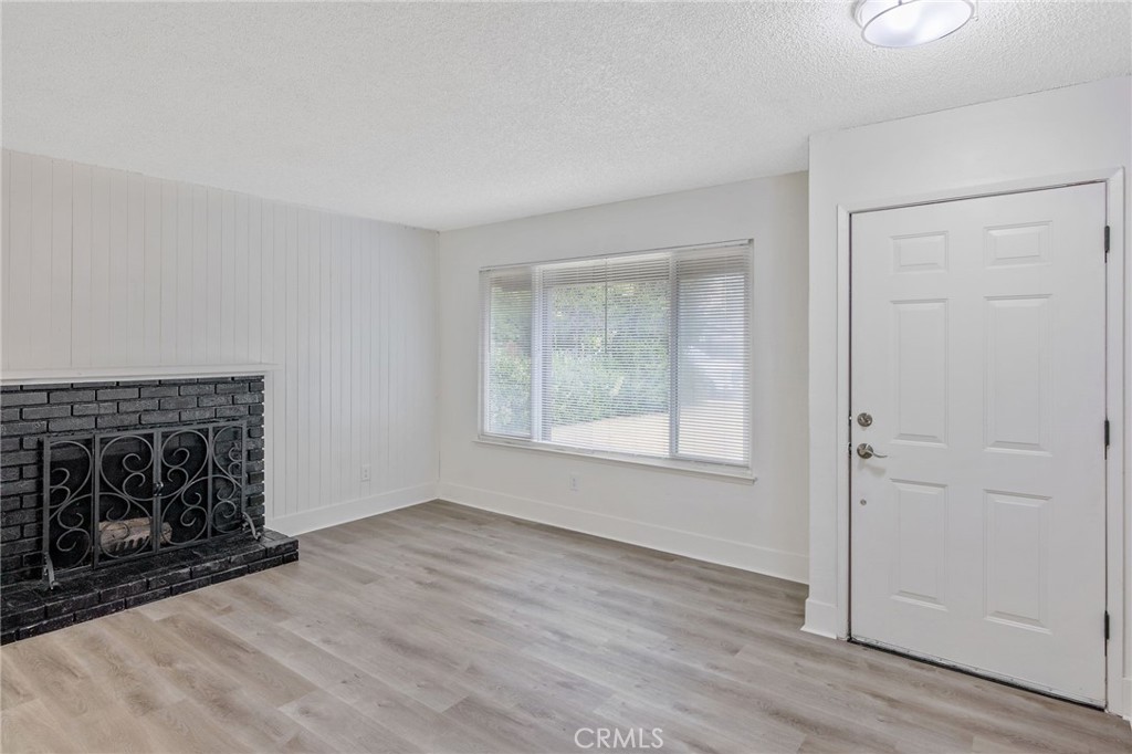 534 W Swift Ave, Clovis, CA 93612