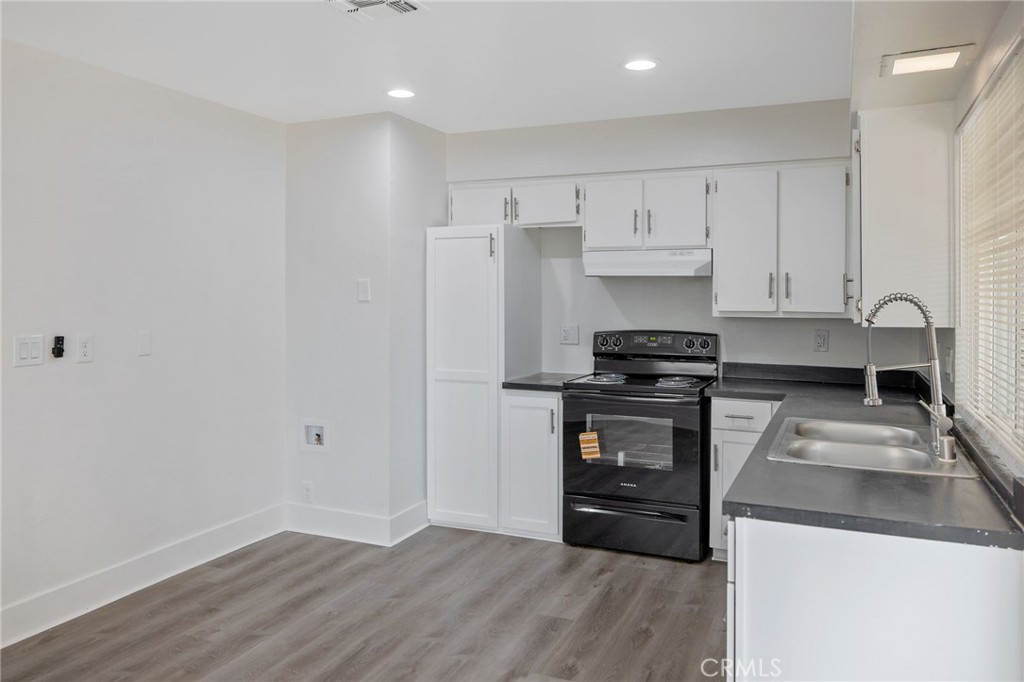 534 W Swift Ave, Clovis, CA 93612