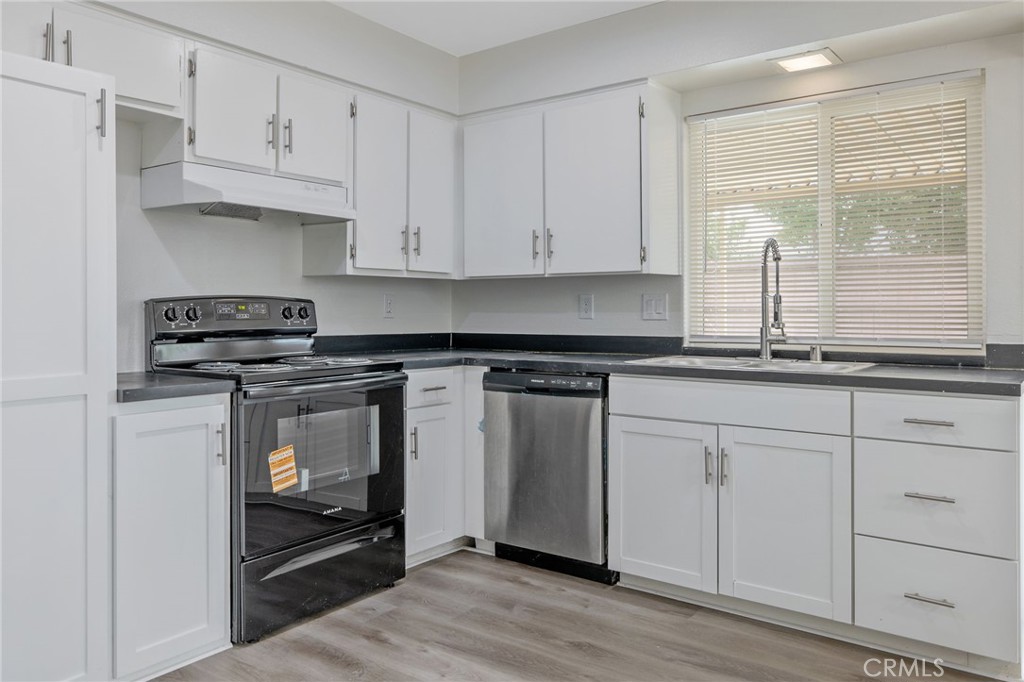 534 W Swift Ave, Clovis, CA 93612