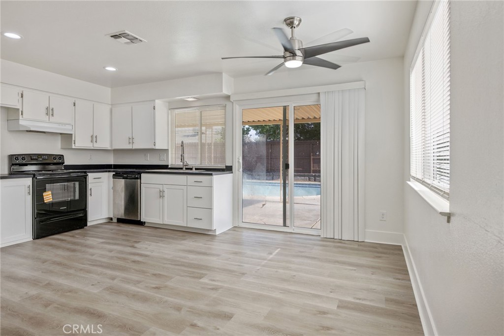 534 W Swift Ave, Clovis, CA 93612