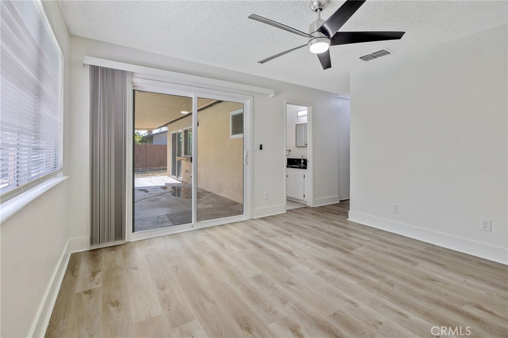 534 W Swift Ave, Clovis, CA 93612