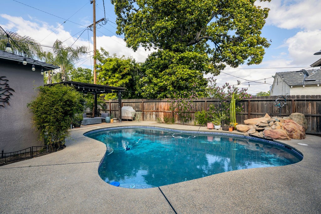 107 E Normal, Fresno, CA 93704