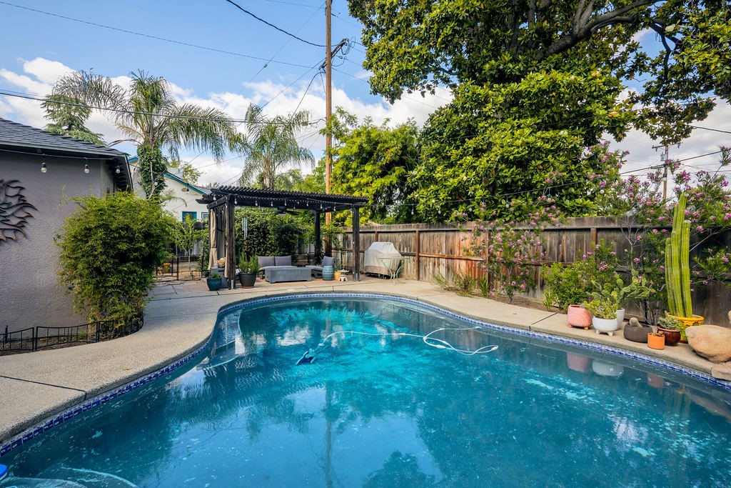 107 E Normal, Fresno, CA 93704