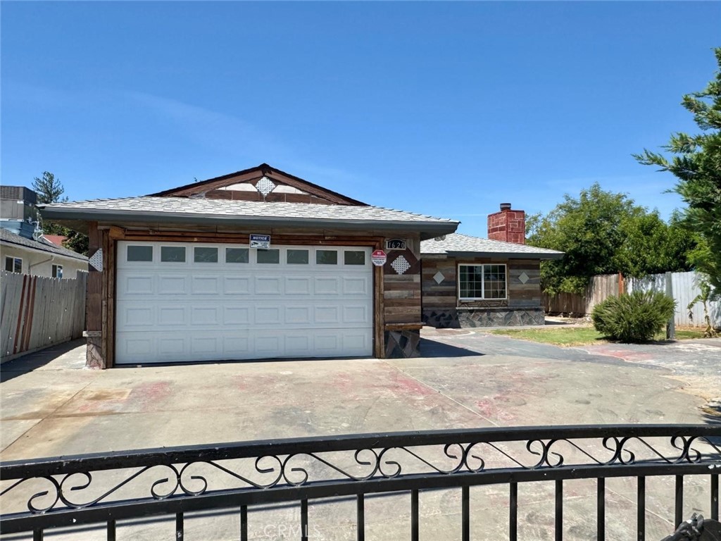 1620 N D, Madera, CA 93638