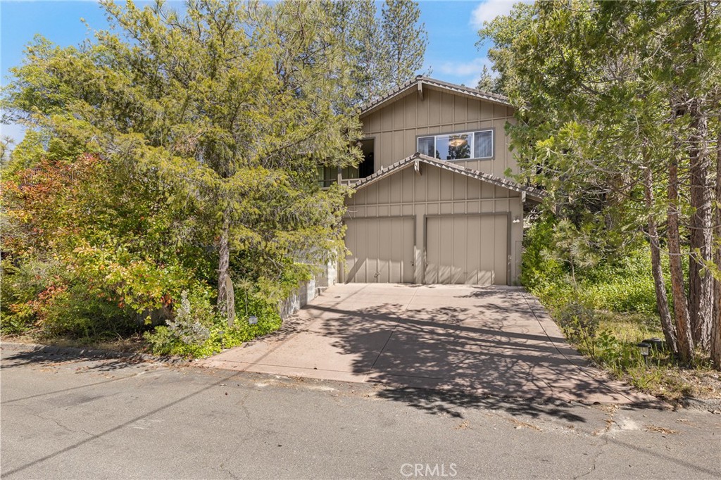 38980 Lake Point Ct, Bass Lake, CA 93604