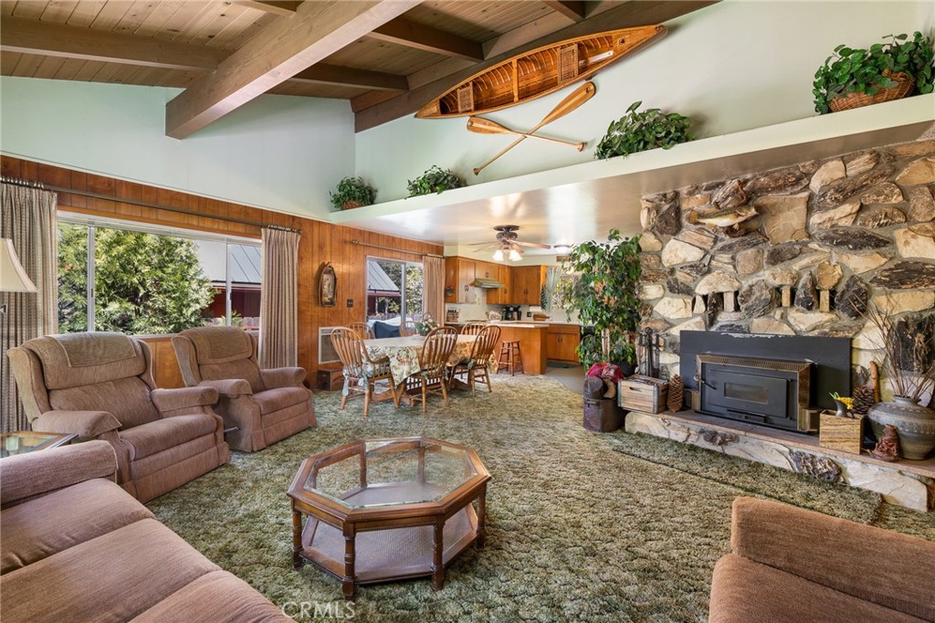 38980 Lake Point Ct, Bass Lake, CA 93604