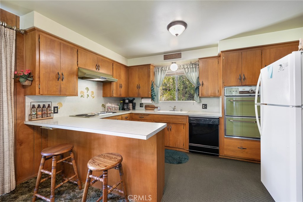 38980 Lake Point Ct, Bass Lake, CA 93604