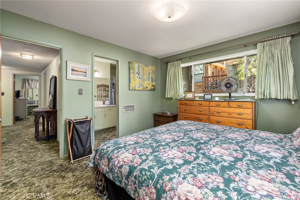 38980 Lake Point Ct, Bass Lake, CA 93604