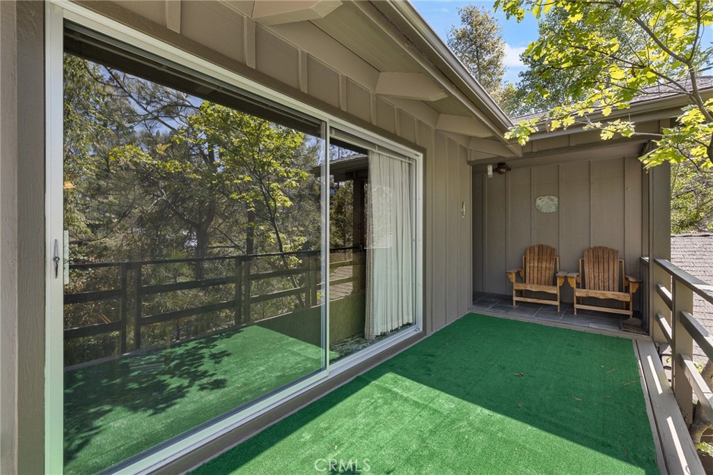 38980 Lake Point Ct, Bass Lake, CA 93604