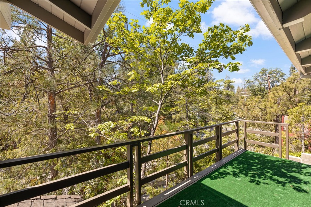 38980 Lake Point Ct, Bass Lake, CA 93604