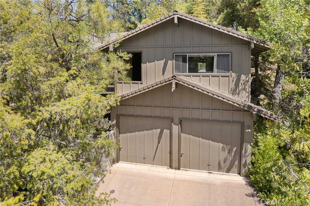 38980 Lake Point Ct, Bass Lake, CA 93604