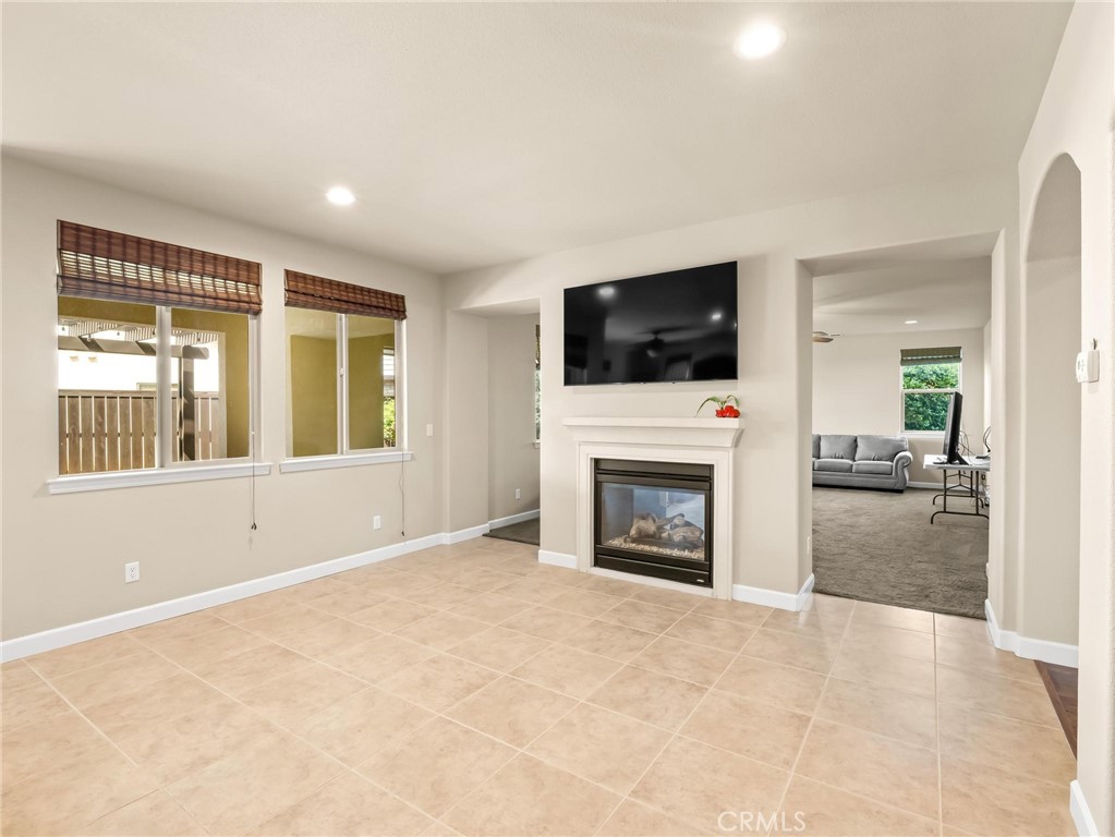 1178 Blackwood, Clovis, CA 93619