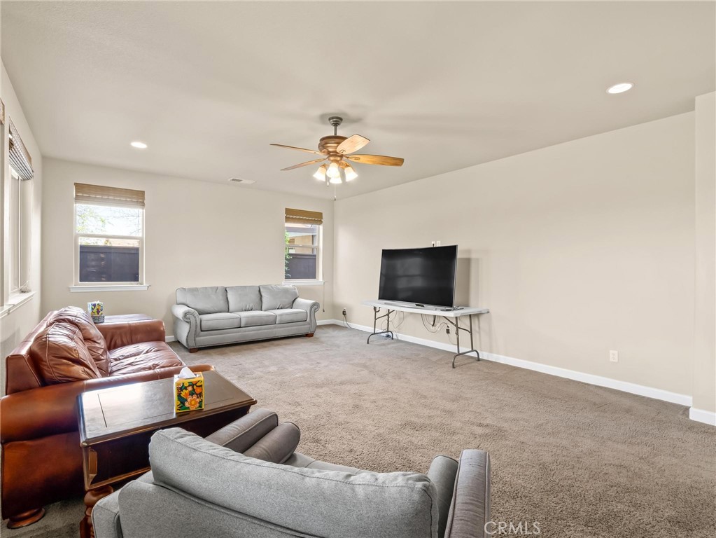 1178 Blackwood, Clovis, CA 93619