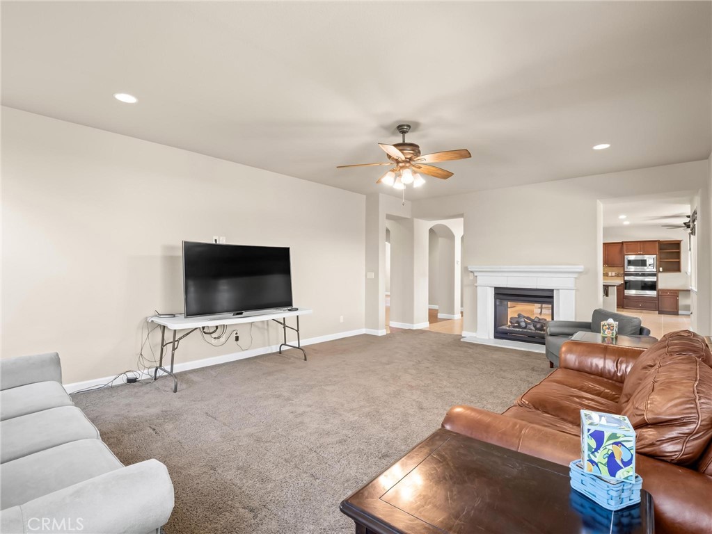1178 Blackwood, Clovis, CA 93619