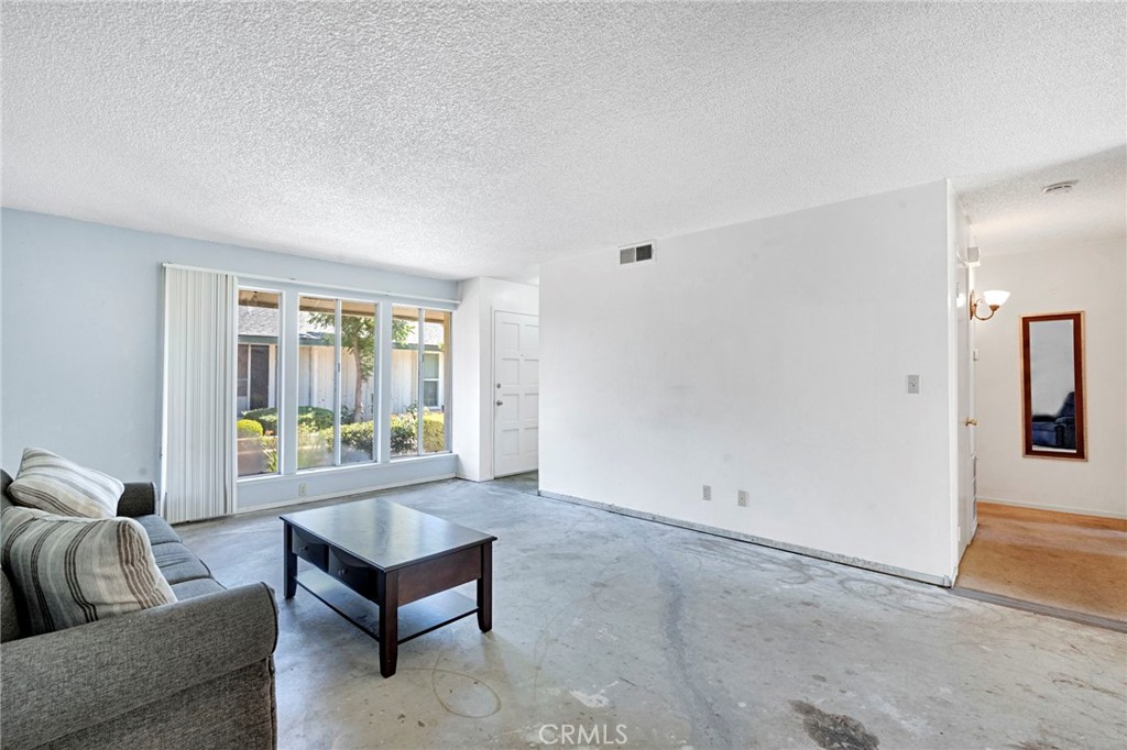 182 W Barstow Ave #A, Fresno, CA 93704
