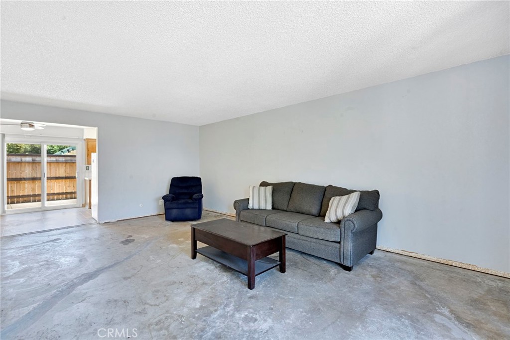 182 W Barstow Ave #A, Fresno, CA 93704