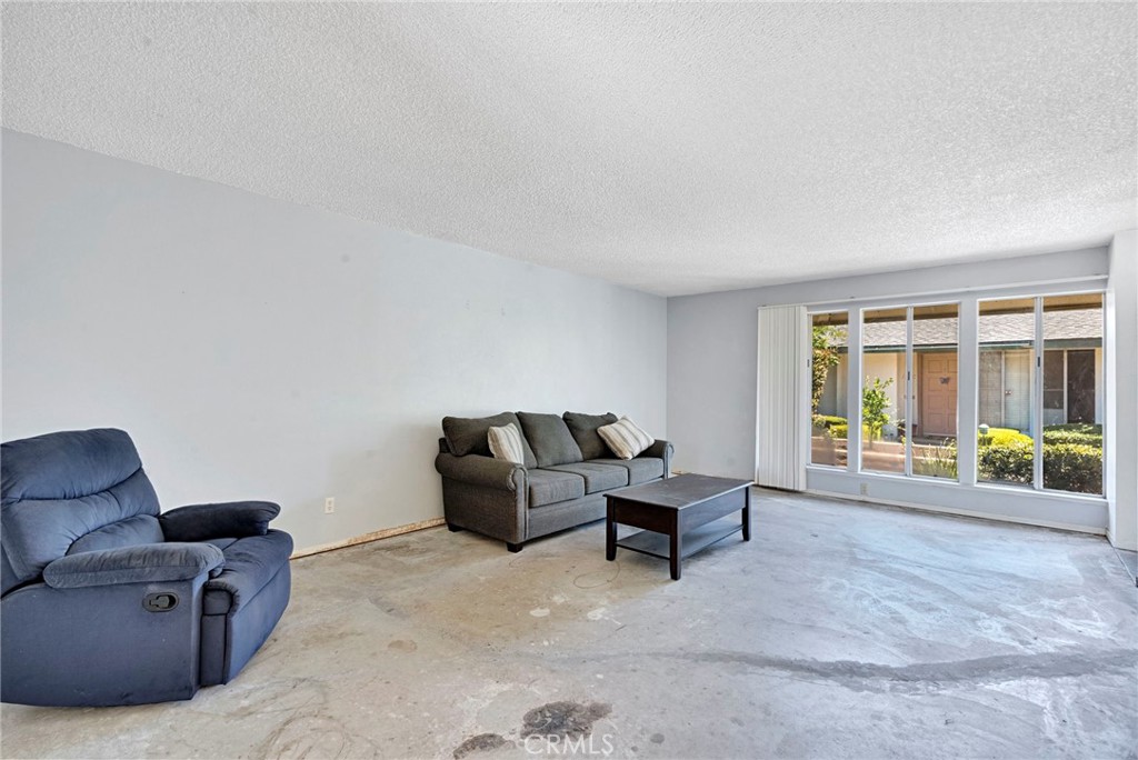 182 W Barstow Ave #A, Fresno, CA 93704