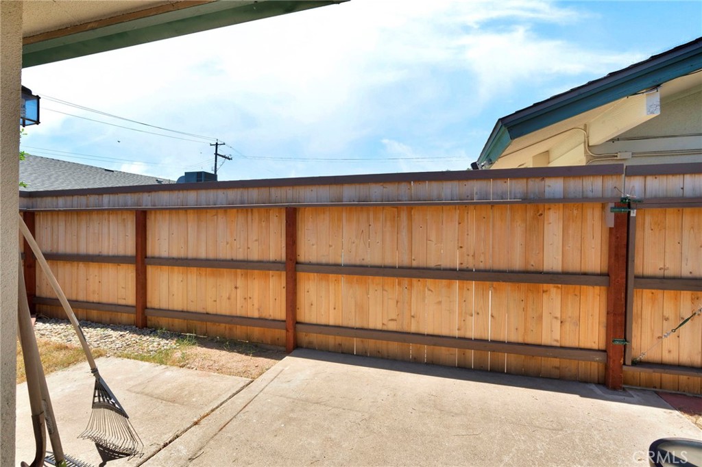 182 W Barstow Ave #A, Fresno, CA 93704