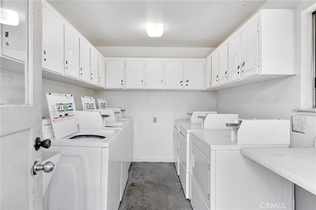 182 W Barstow Ave #A, Fresno, CA 93704
