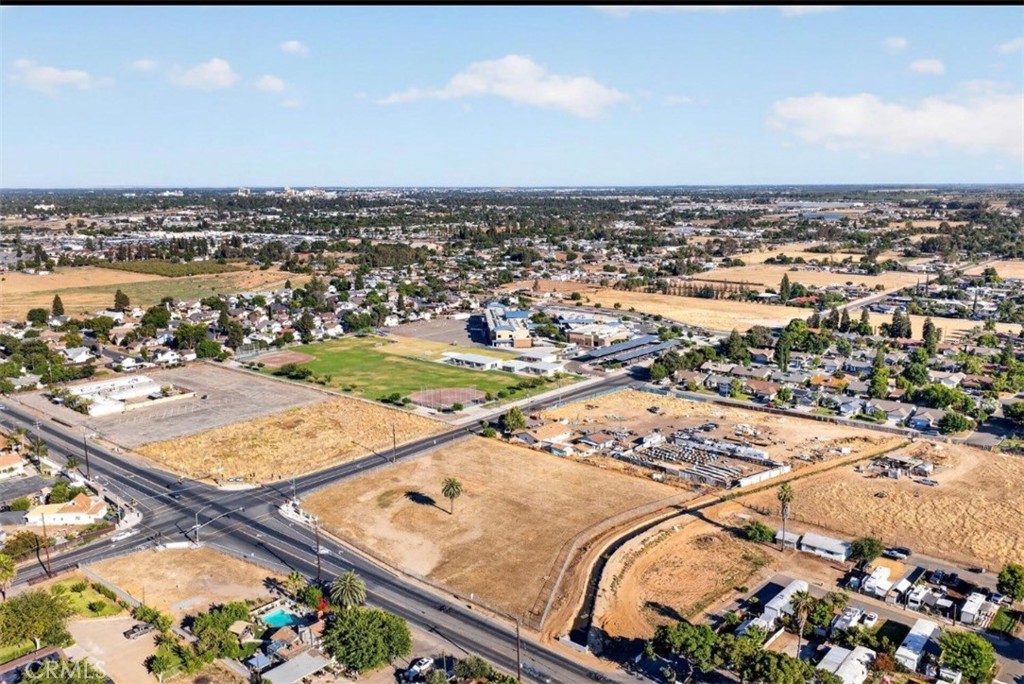 3433 W Clinton Ave, Fresno, CA 93722