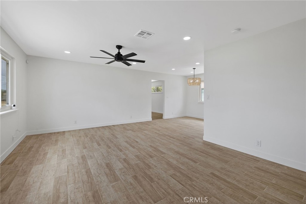 6125 E Mount Whitney, Laton, CA 93242