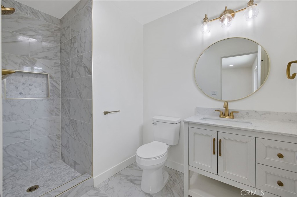 6125 E Mount Whitney, Laton, CA 93242