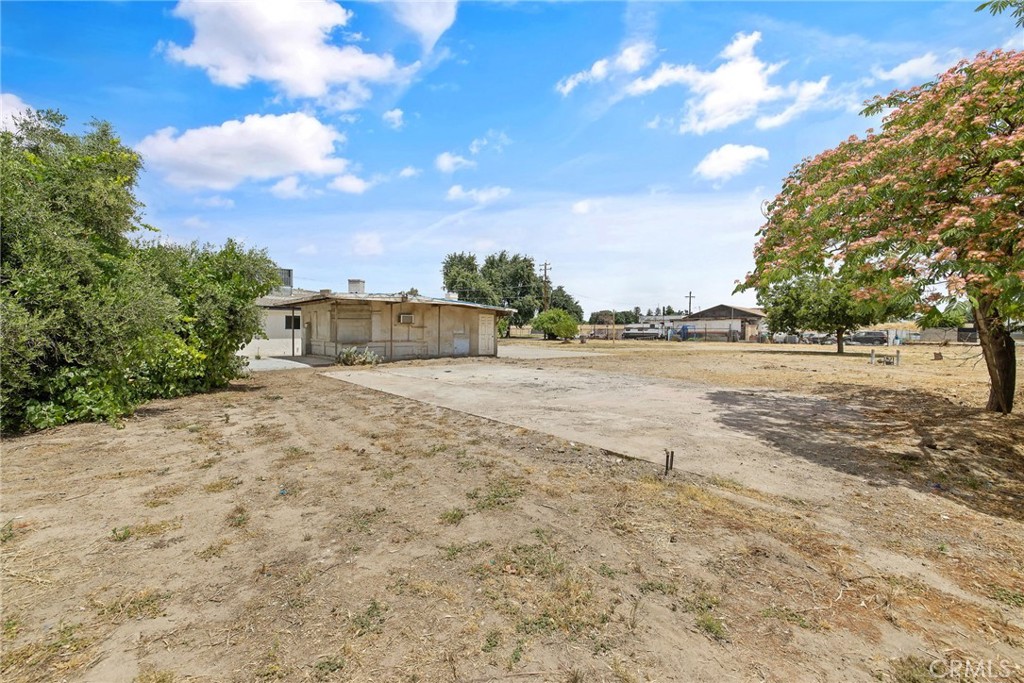 6125 E Mount Whitney, Laton, CA 93242