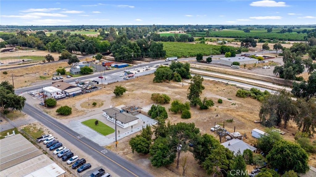 6125 E Mount Whitney, Laton, CA 93242