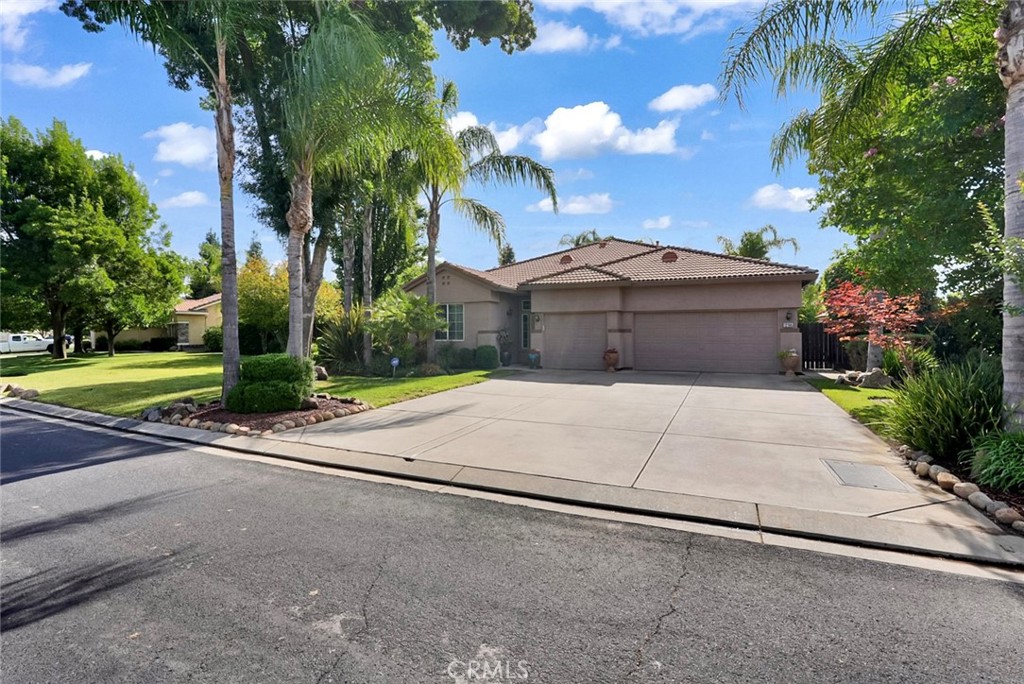 12165 Pheasant Run, Chowchilla, CA 93610