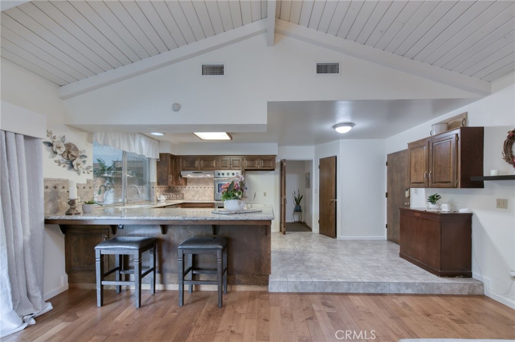 1687 W Dovewood, Fresno, CA 93711