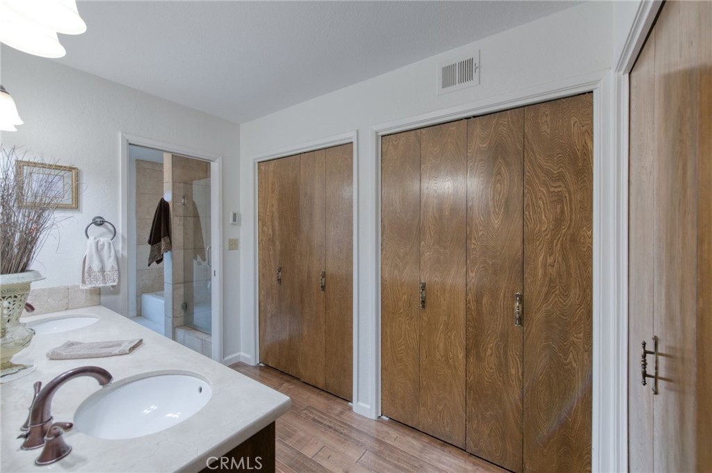 1687 W Dovewood, Fresno, CA 93711
