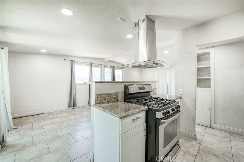 2326 E Hampton, Fresno, CA 93726
