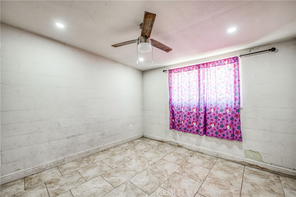 2326 E Hampton, Fresno, CA 93726