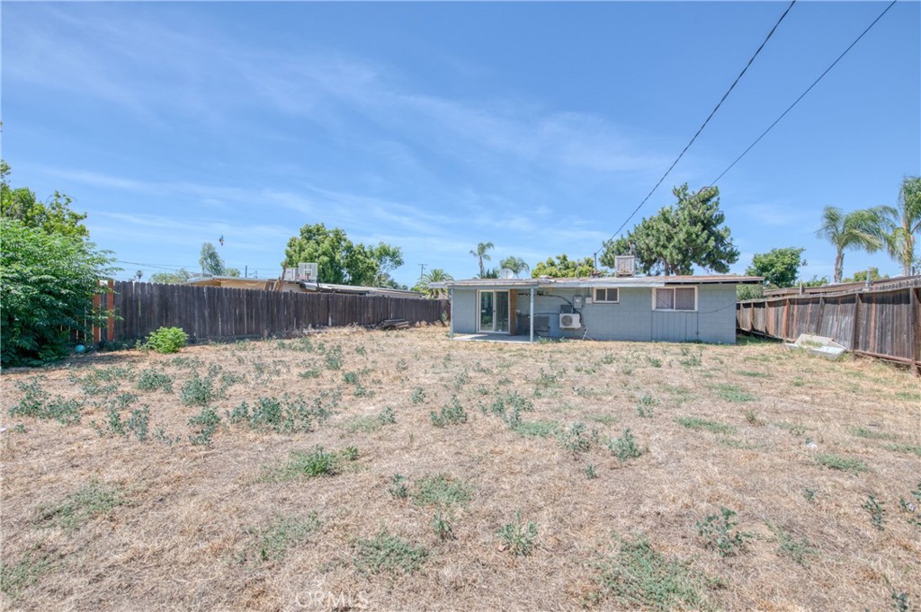 2326 E Hampton, Fresno, CA 93726