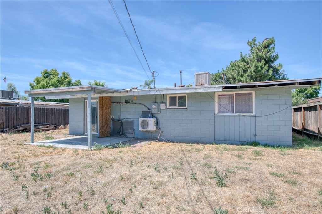 2326 E Hampton, Fresno, CA 93726