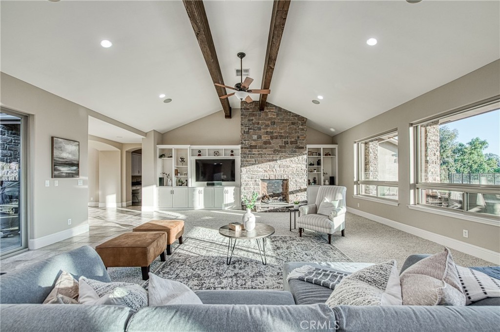 14209 Academy Oaks Ln, Clovis, CA 93619