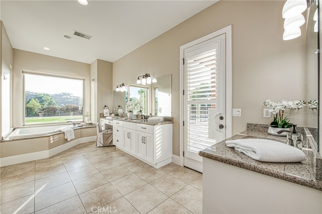 14209 Academy Oaks Ln, Clovis, CA 93619