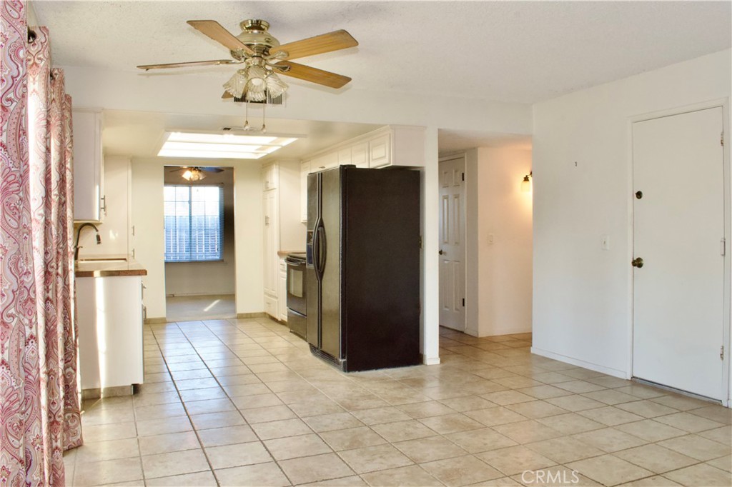 1583 Celeste, Clovis, CA 93611