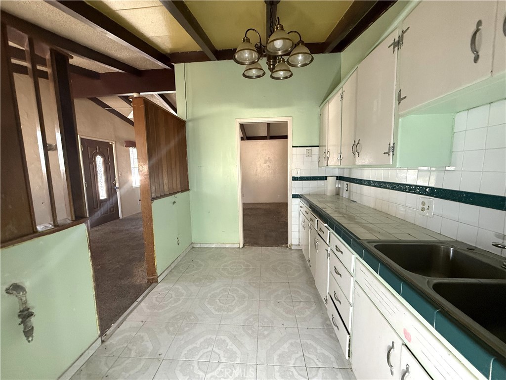 901 S C, Madera, CA 93638