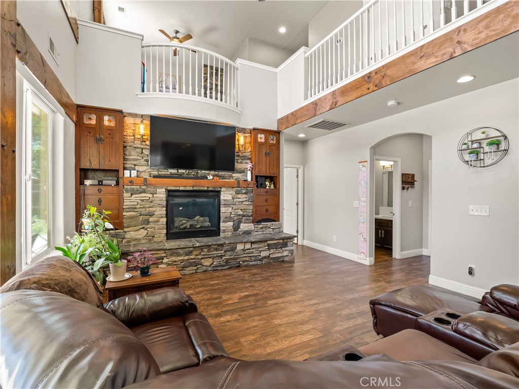 2686 Robinwood, Clovis, CA 93611