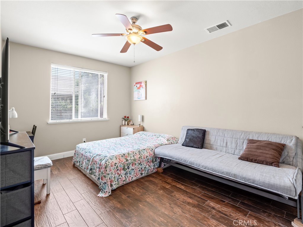 2686 Robinwood, Clovis, CA 93611