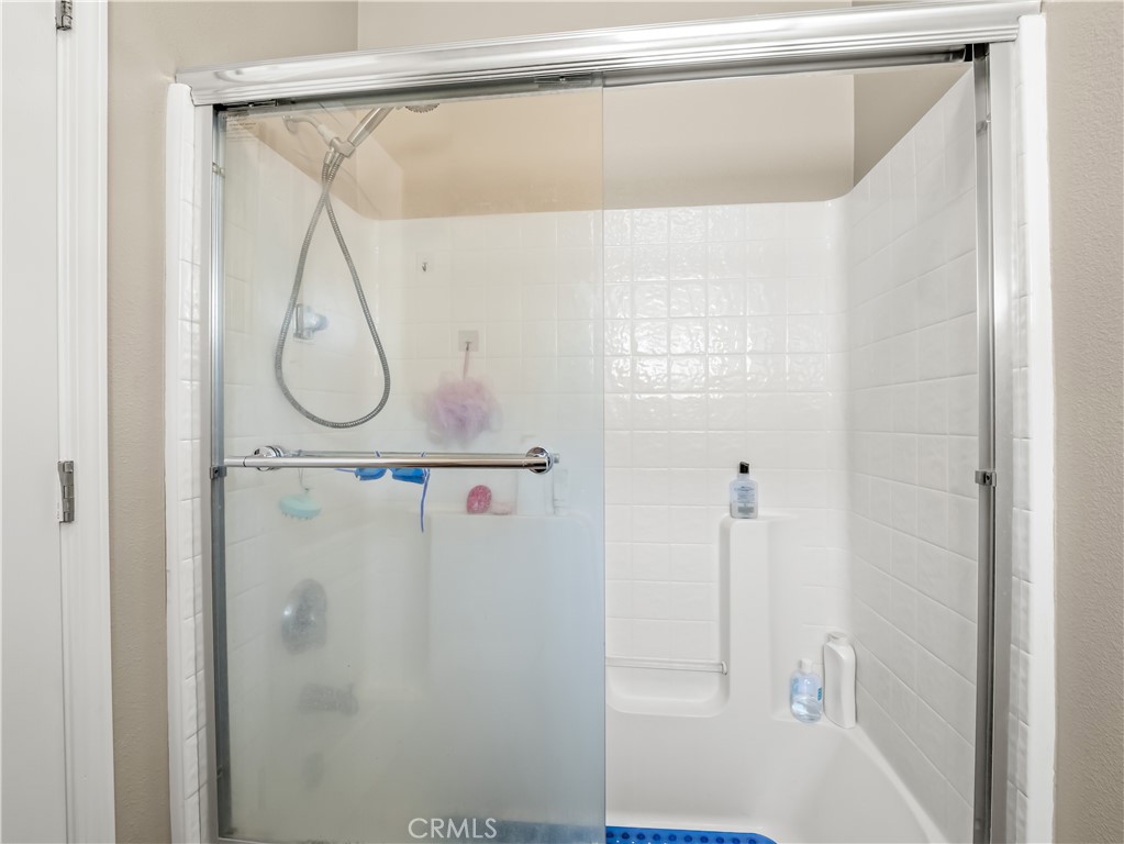 2686 Robinwood, Clovis, CA 93611