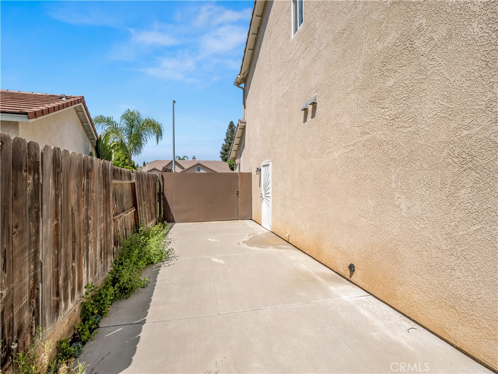 2686 Robinwood, Clovis, CA 93611